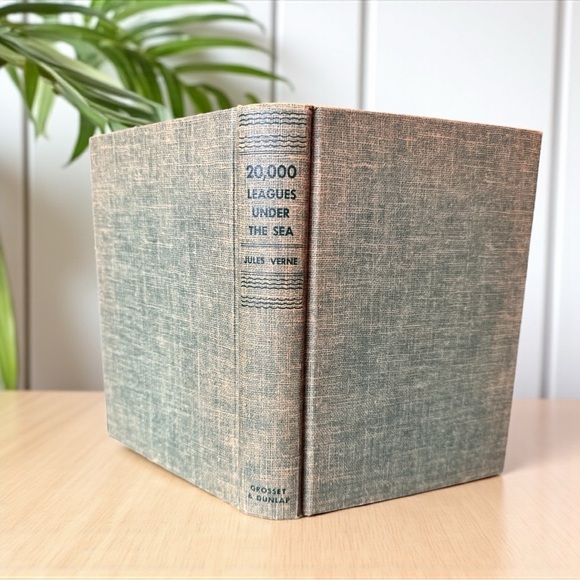 Vintage 20,000 Leagues Under the Sea by Jules Verne – with Dust Jacket - Picture 5 of 10